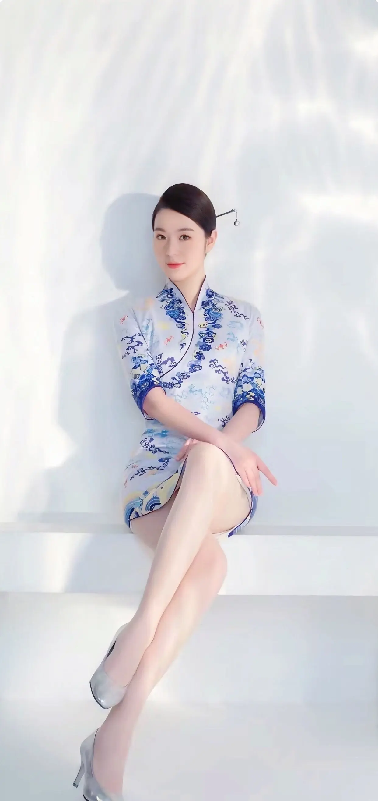 等到天边月亮入睡。