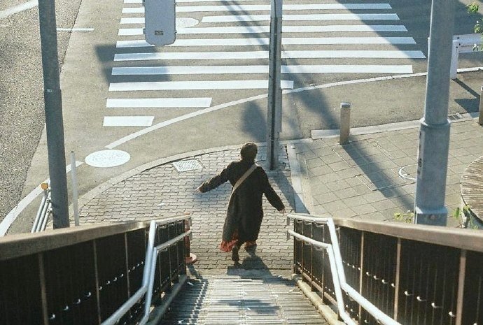 “人生的目的是什么？”“没有。只是完成人生而已。”——坂本龙一 