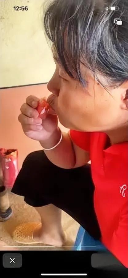 全红婵妈妈变了！

不再盯着冠军，却让全网点赞

最近发现全红婵妈妈画风大改：不