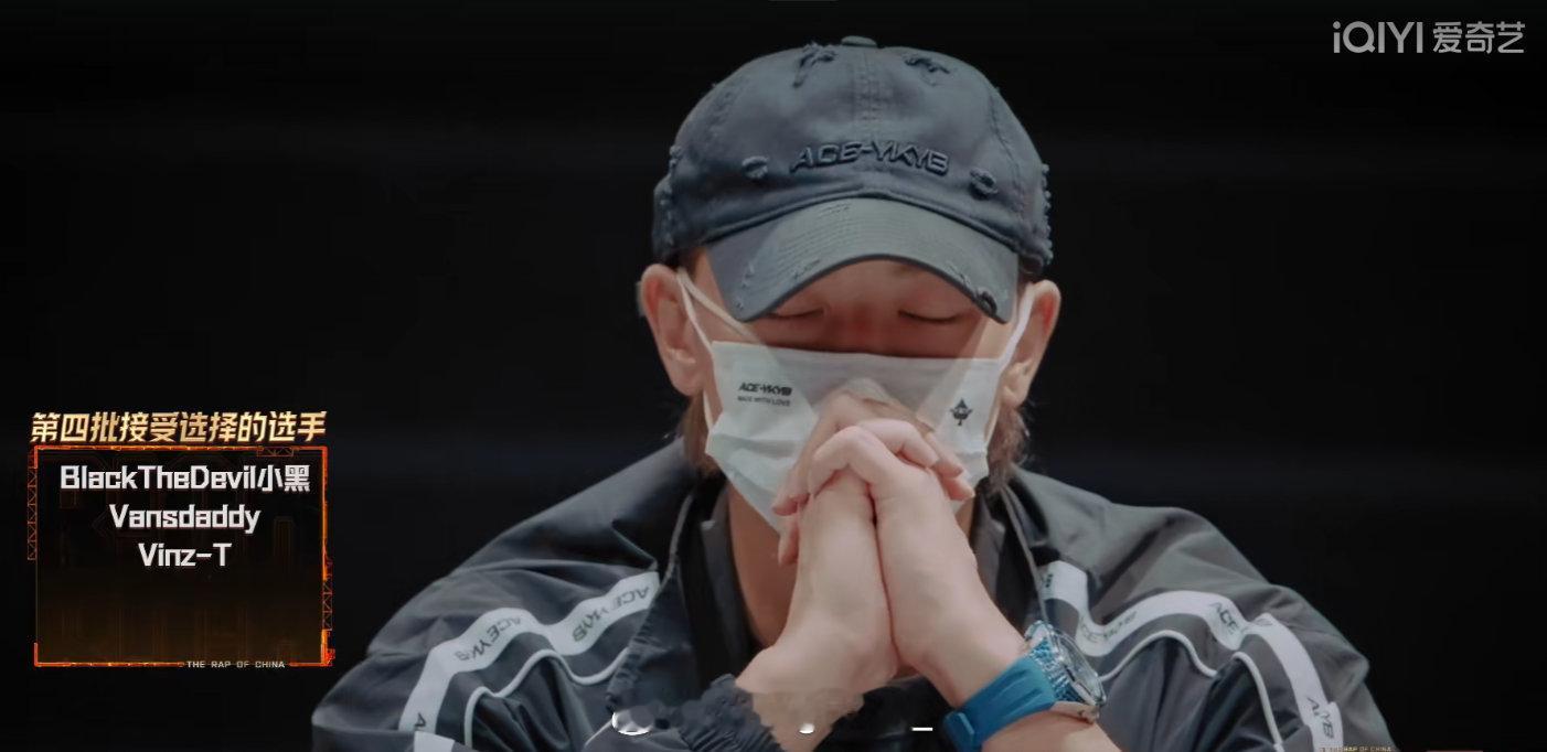 黄子韬 Respect！黄子韬带病录制选择门环节！表示为队员扛完这一part再走
