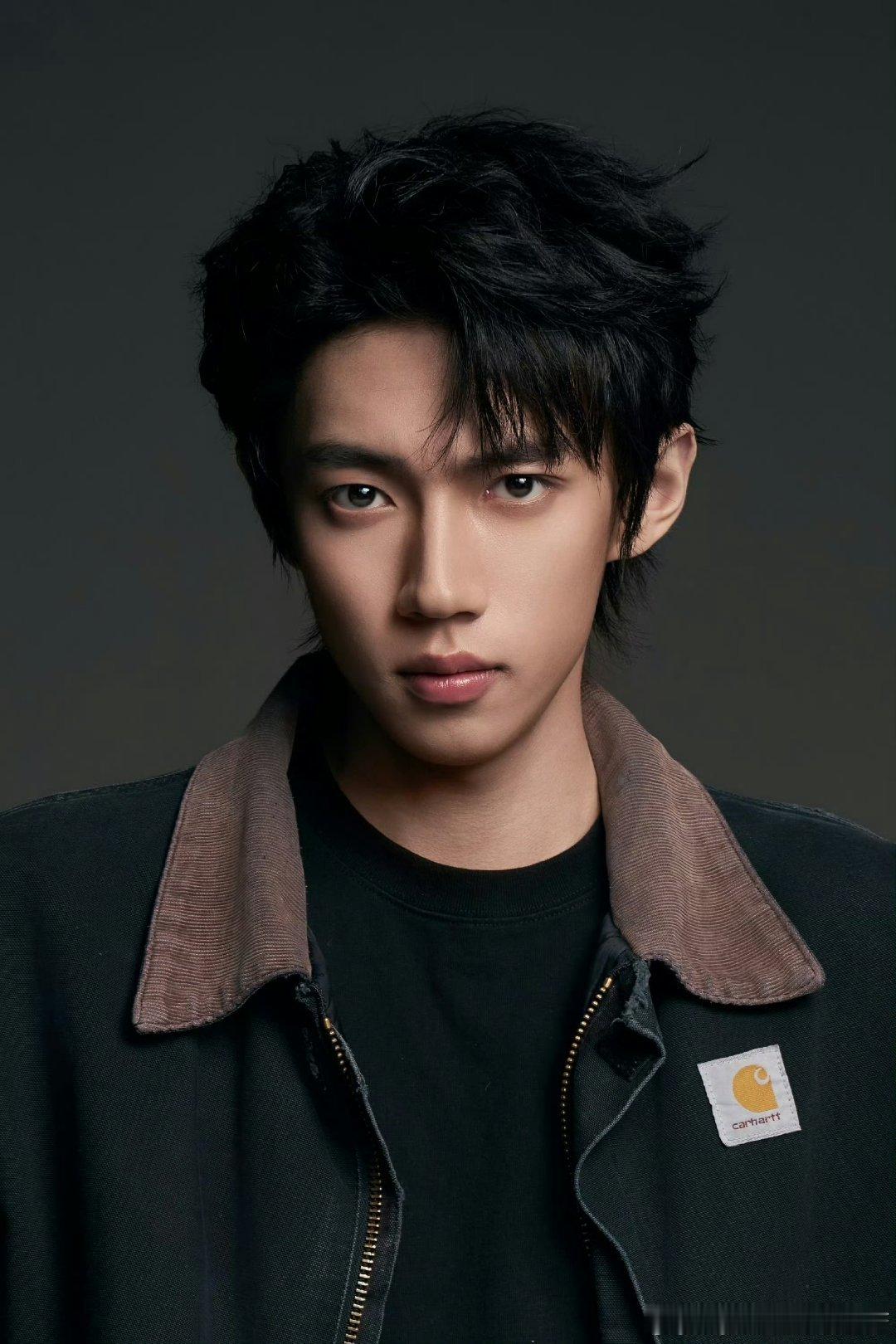 郭敬明 选秀估计这些都是他签约的演员了，等到下一部戏就可以从主演到配角了。 