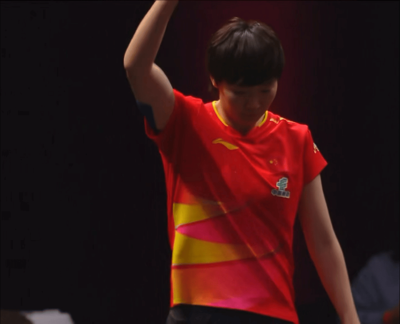 果然，人在无语的时候，就会仰头，不想说话！
WTT多哈冠军赛，王曼昱3_4不敌韩