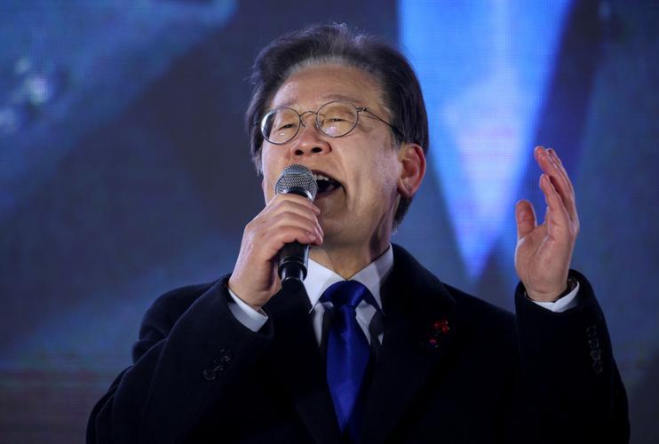 韩总统上台仅 1 年多，支持率跌破 40% 大关，会步尹锡悦后尘吗？

韩国总统