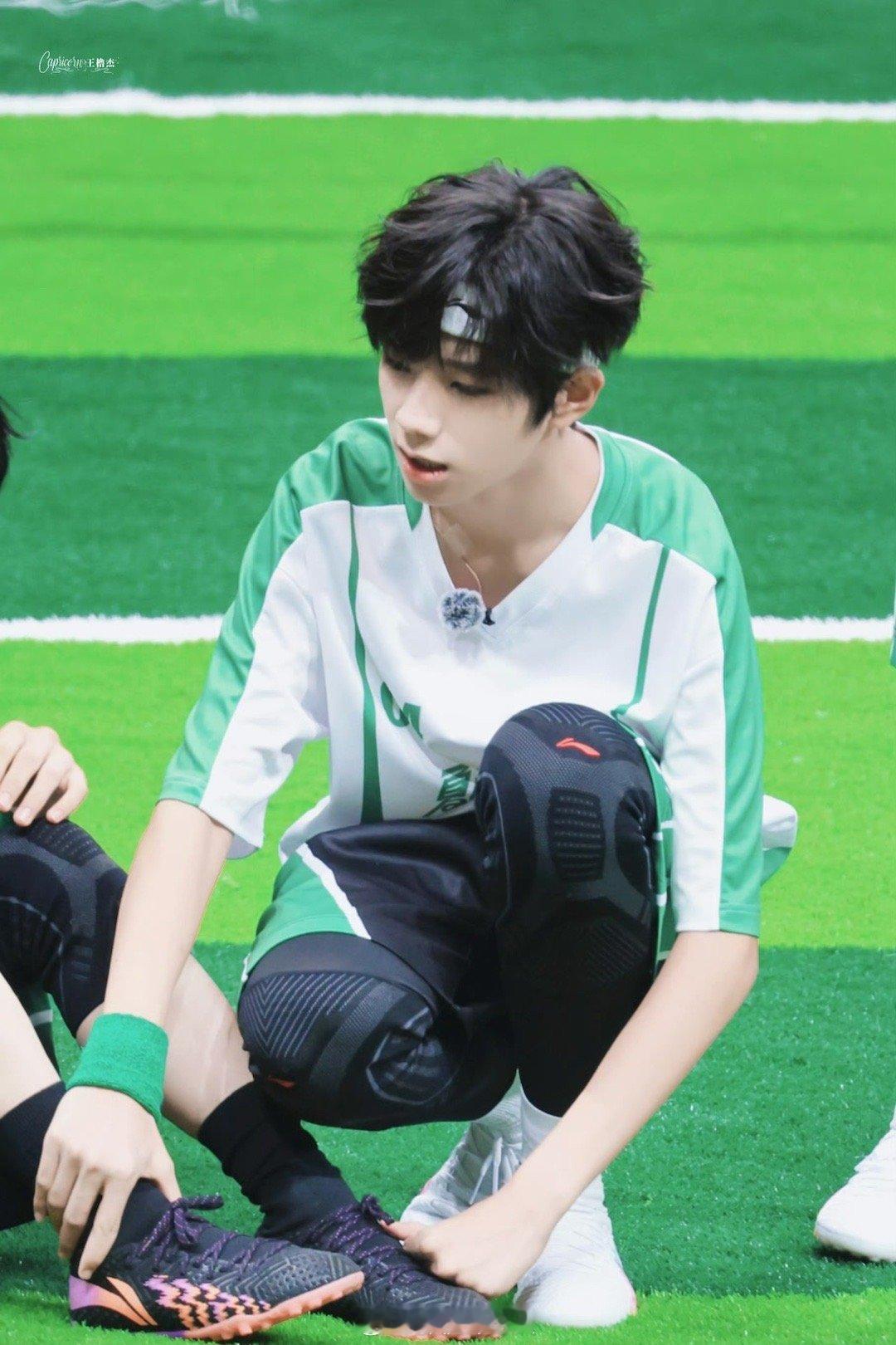 #王橹杰卷毛#🥰#TF家族运动会#王橹杰运动会图，感觉一股青春的力量化成实质扑