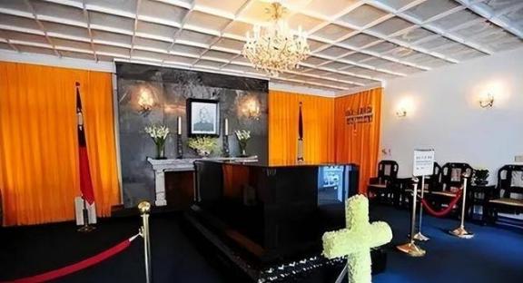 蒋介石遗体已腐烂不堪？守灵三年的侍卫，终于说出慈湖的秘密！自1975年蒋介石离世