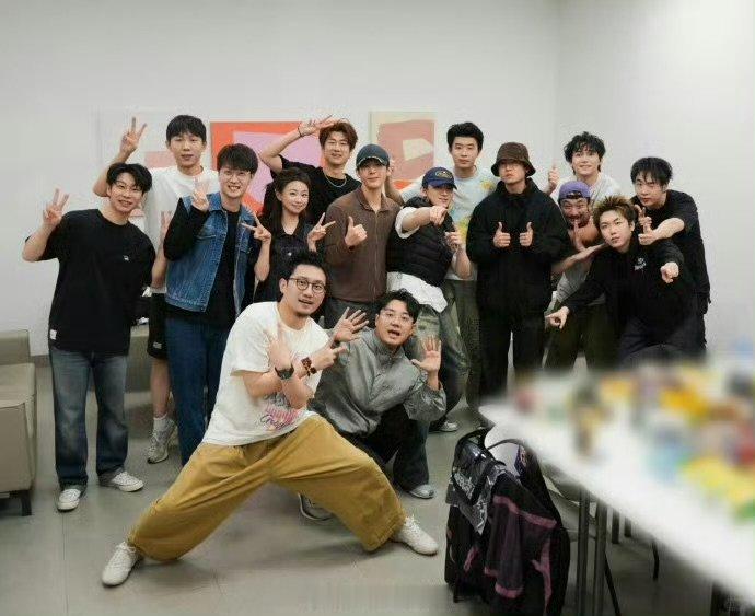 白敬亭王安宇去喜人巡演 白敬亭王安宇去看了喜人巡演 白敬亭王安宇去喜人巡演 