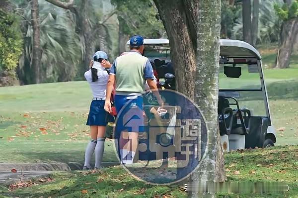 台湾首富郭台铭又出绯闻了。
近一年束，郭台铭身边固定出现一名中年熟女球友，两人频