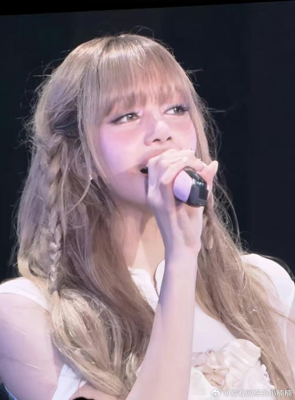Lisa你让我灵魂一震Lisa这个状态真的好到爆哇塞 ​​​