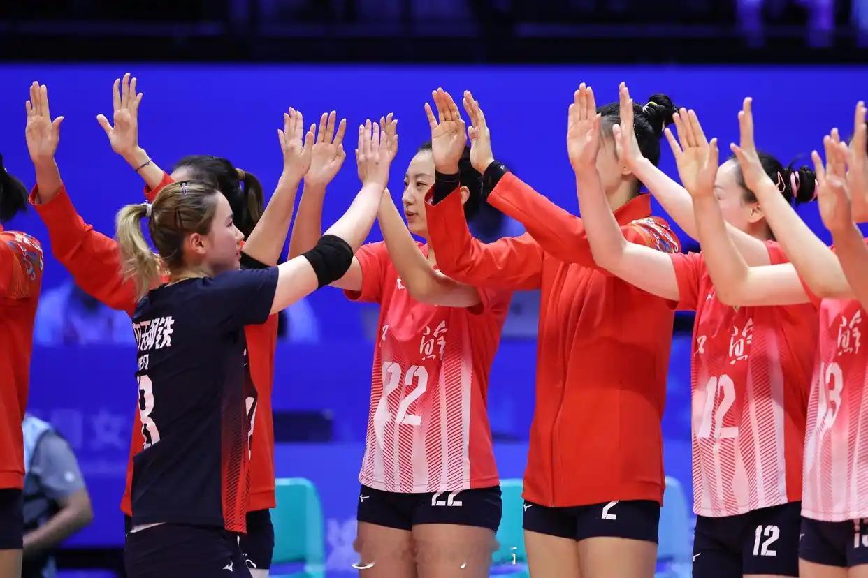 女排1/4决赛，江苏女排3比0辽宁女排（25-14 25-18 25-20），江