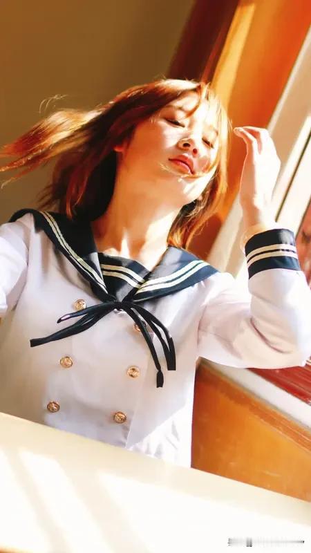 女生心动后,会有什么生理反应? 女生心动后生理反应还挺明显的。
在日常相处里，心
