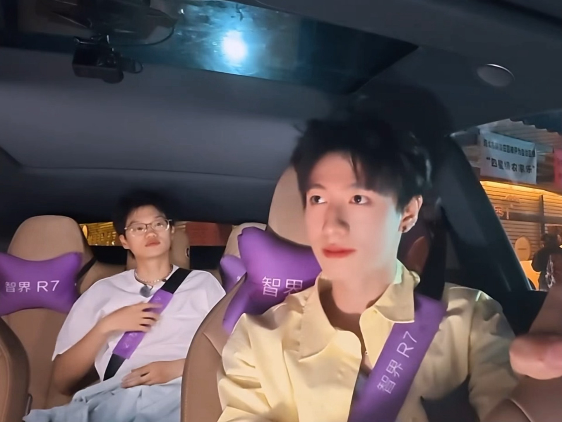 唉 她真的对周围人的情绪很敏感 而且会第一时间关心 心很细的女孩子 