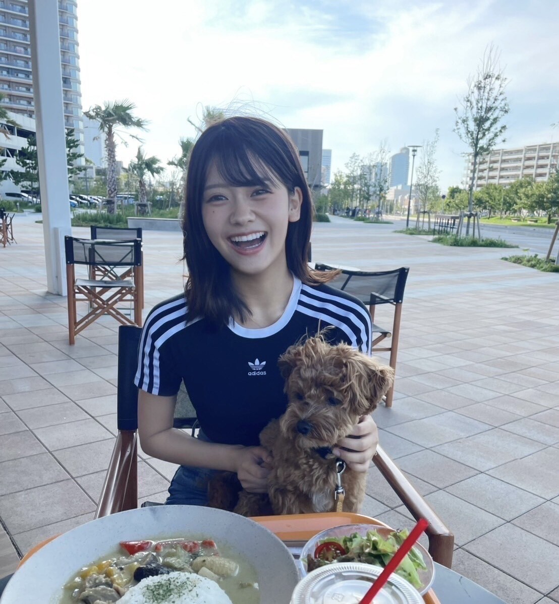 奥田いろは「ハニたんとカフェに行ったんです〜テラス席で食べてたらさハリーポッター