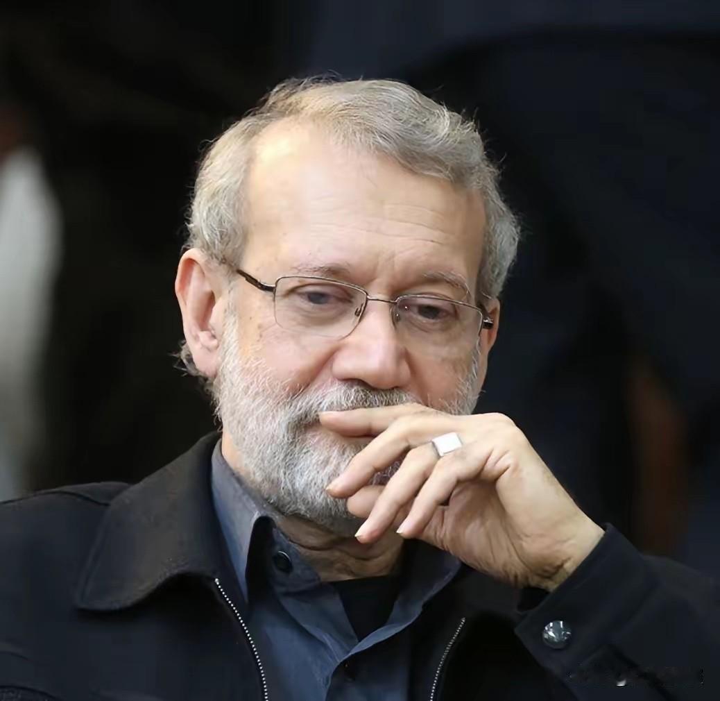 伊朗军队总司令：将果断回应，令敌人后悔

3月18日，伊朗军队总司令哈塔米公开发