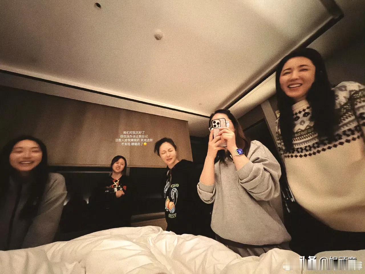 目前来看，赵露思最让人担心的不是她的星途，而是她的病情！
她在一月份的时候曝出病