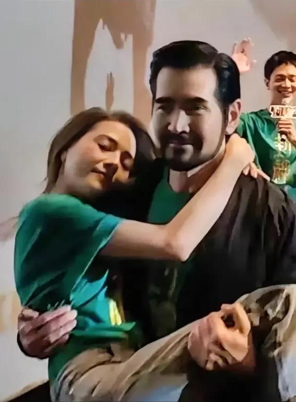 《封神》早点这么宣传的话，
 早就破30亿了！
路演，费翔娜然重现纣王初遇妲己的