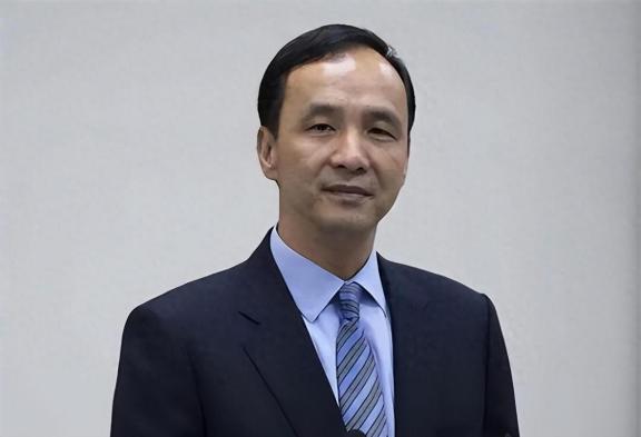 中国大陆要清醒了，台湾只要有马英九，朱立伦，洪秀柱，想实现和平统一，有点难，这三