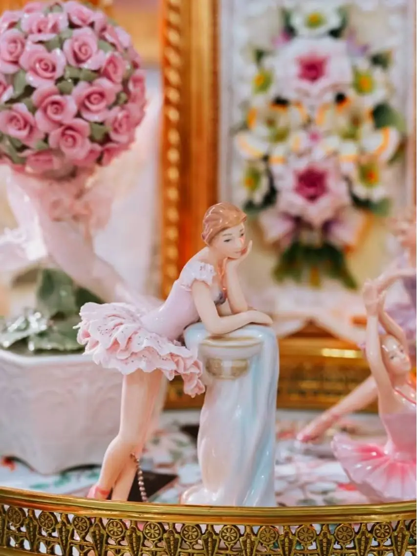 阳光下的芭蕾蕾丝瓷偶✨温柔哭了