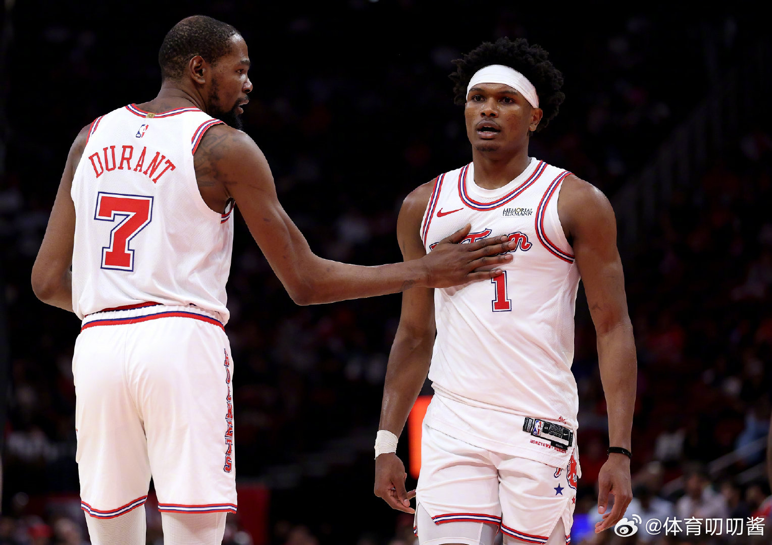 火箭提前锁定季后赛席位 黄蜂127-107战胜太阳，火箭提前锁定西部前六，直通本