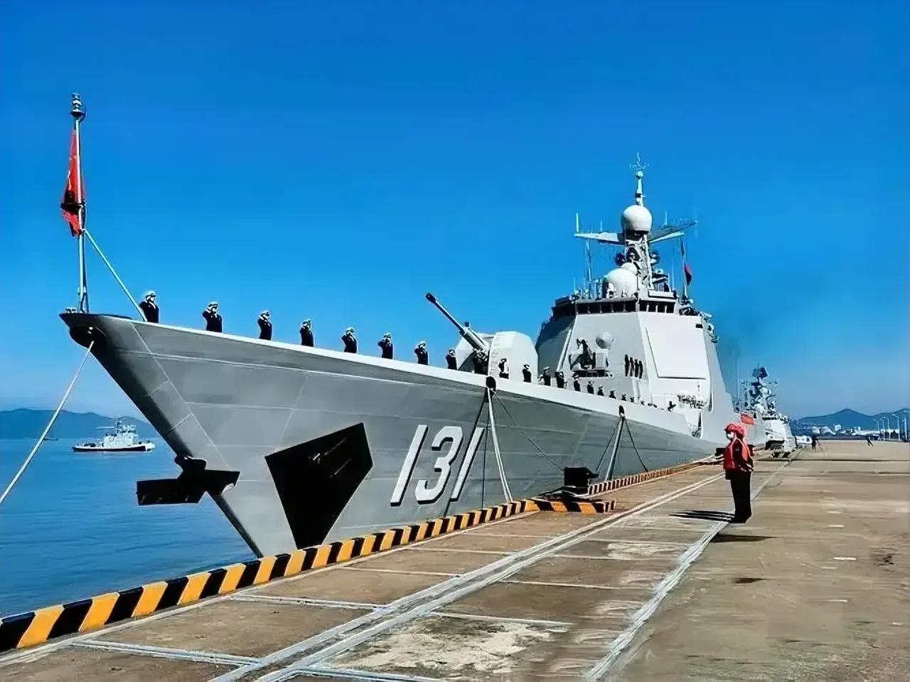 最近，台湾省的老古董向052D驱逐舰“严厉警告”！说话带着颤音。

“国军‬兄弟