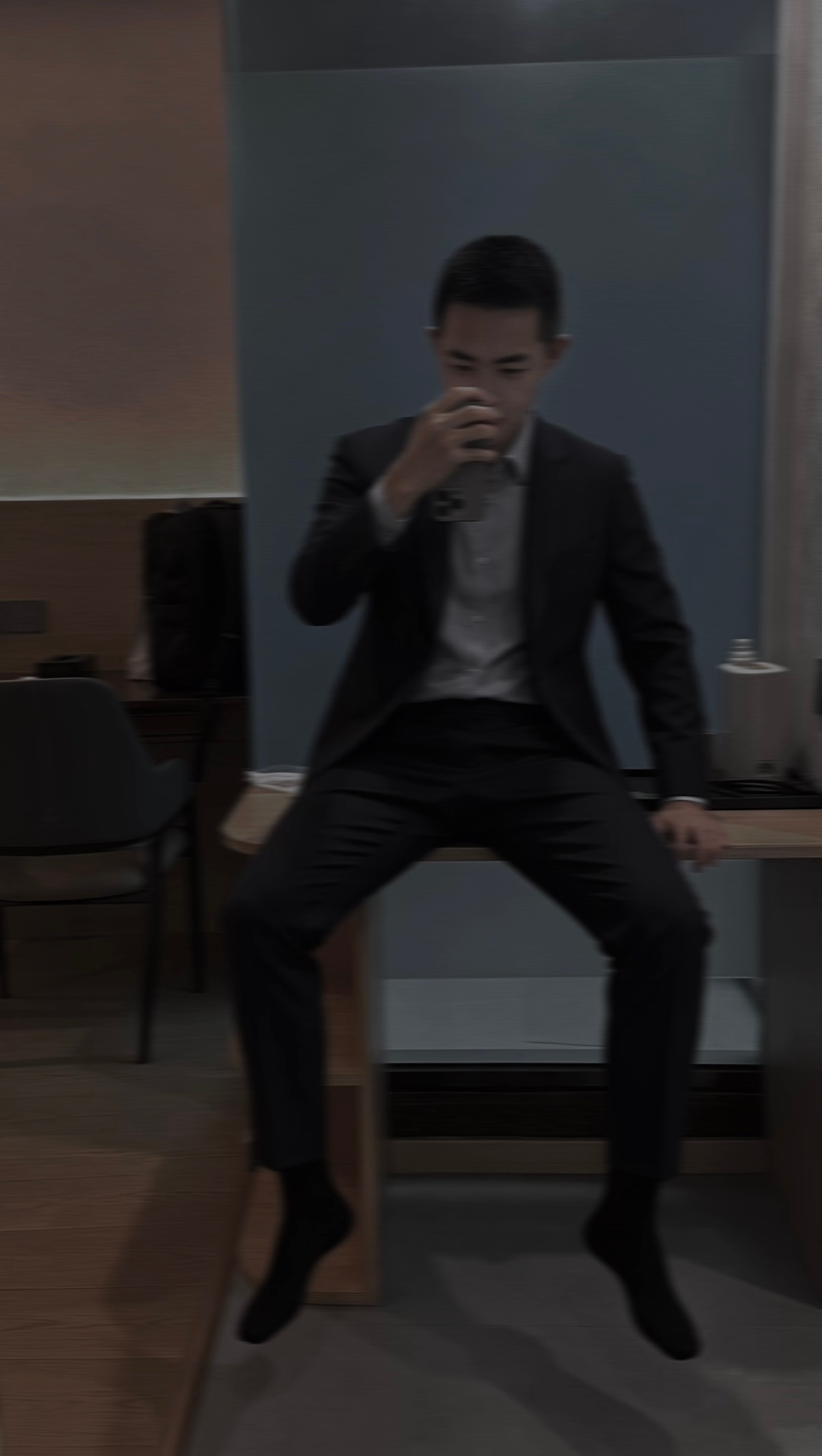 都不想回宜宾了，随时地震。 