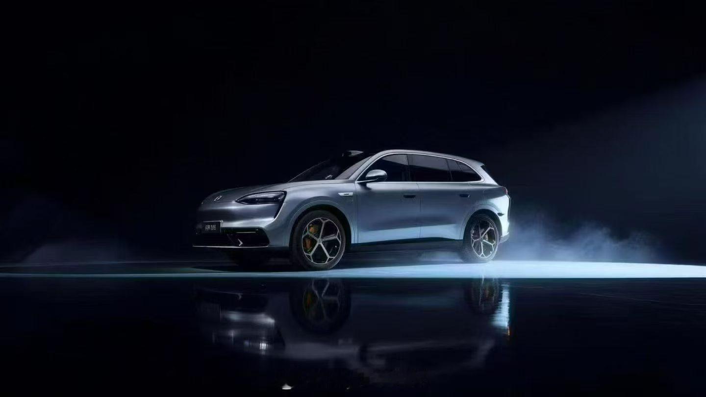 问界M6？！车身线条很精神，更高级的运动感！问界M6冰雪测试曝光