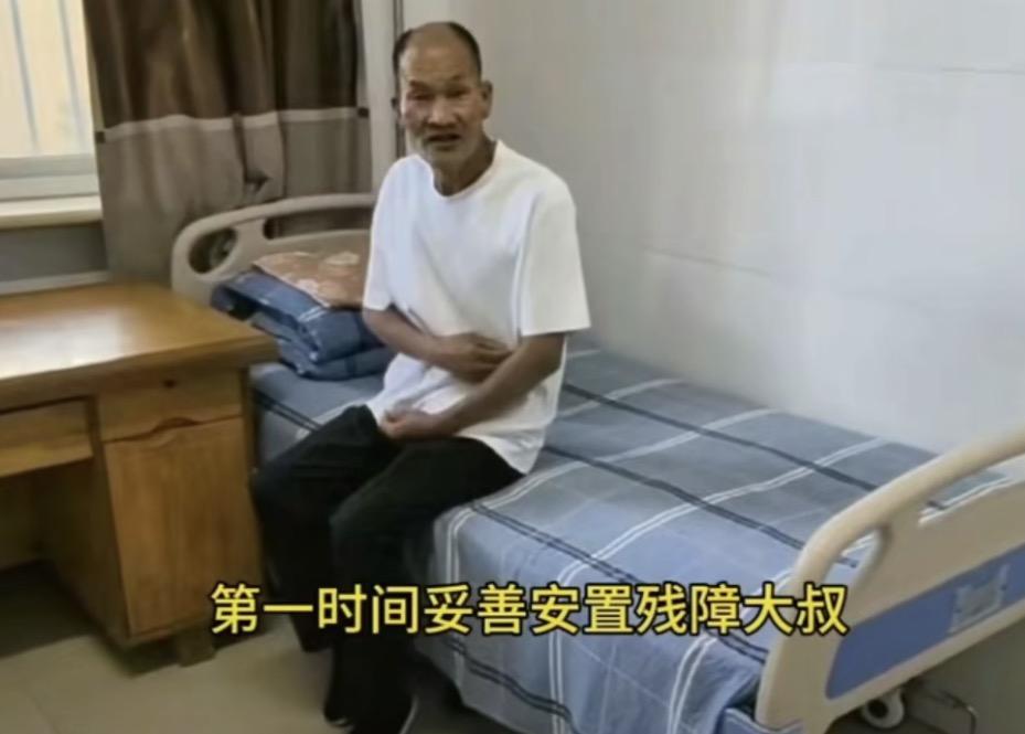 搬水泥的大叔终于回家了，可仍有两大问题让人担忧！
这起事件曝光之后，大叔的身份得