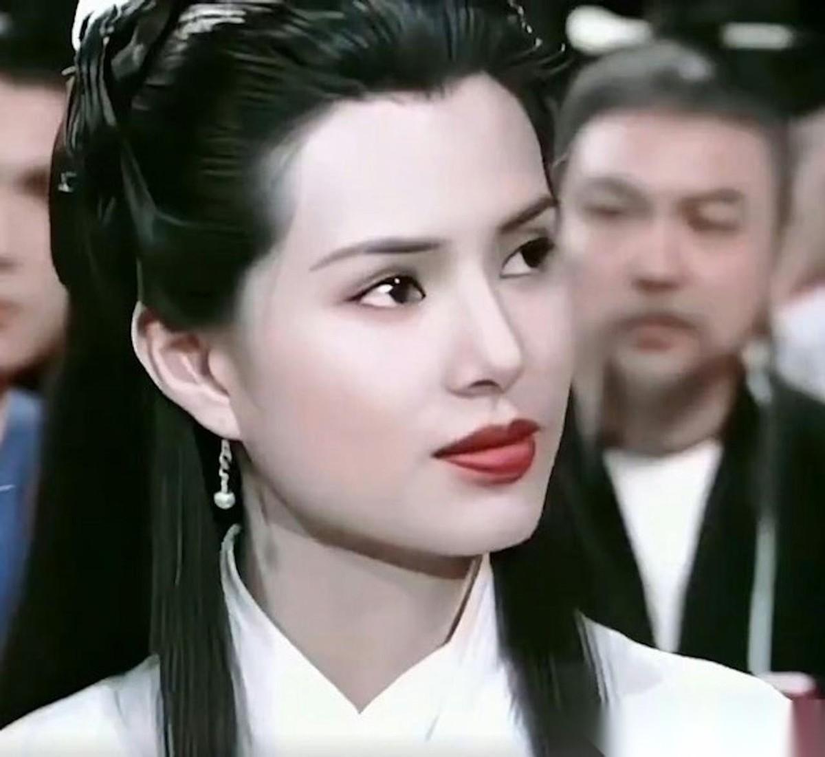 她一生不仅被老头“白睡”10年，还倒贴上亿，的下场令人惋惜。
但这老黄历，其实只