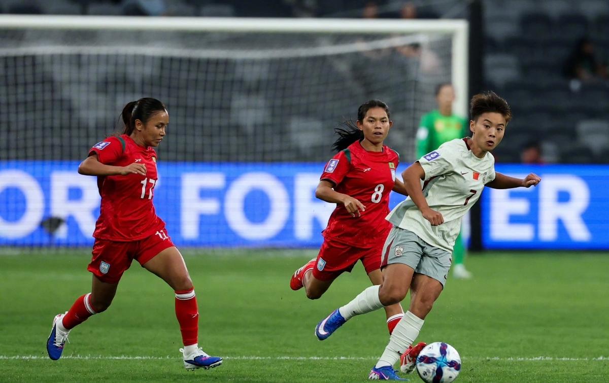 中国女足2-0击败孟加拉国，取得亚洲杯开门红

作为上届亚洲杯的冠军球队，本届赛