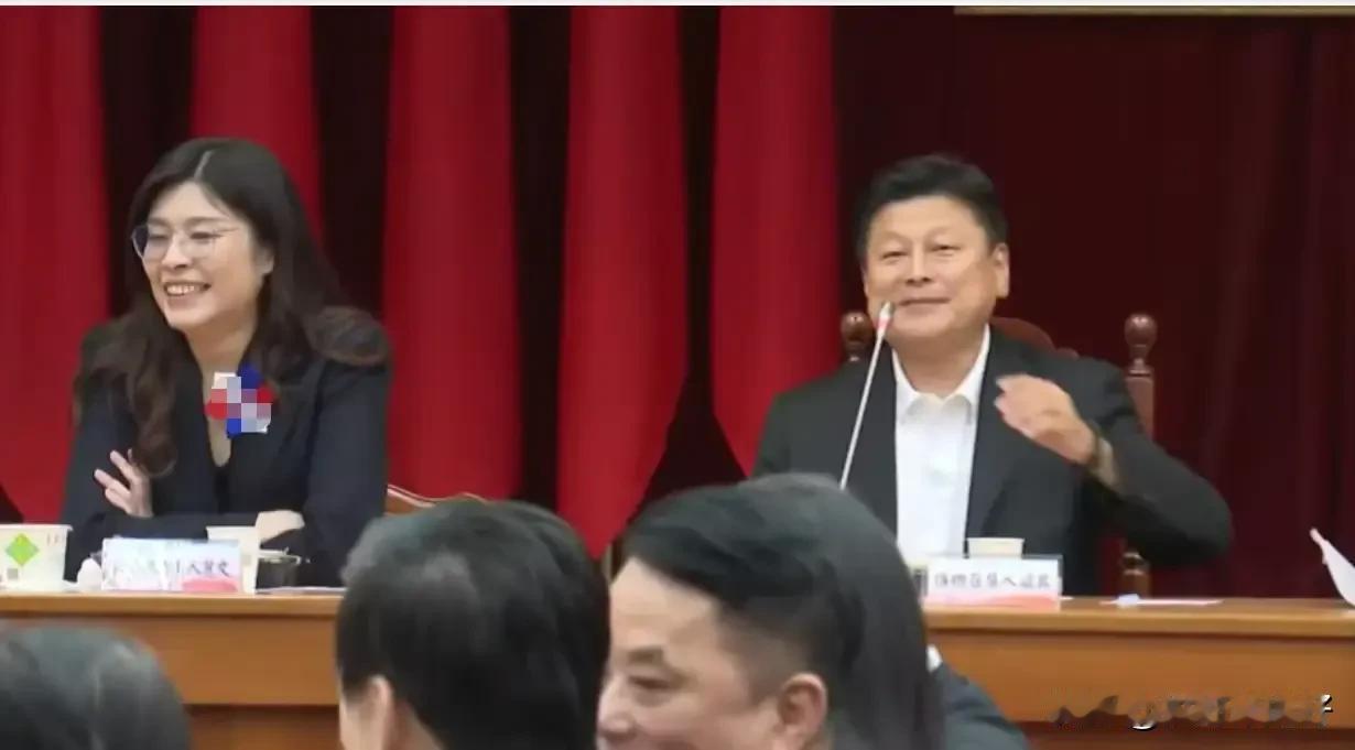 傅崐萁带头示好郑丽文，邀其与立院蓝营民代共吃便当

郑丽文今天中午受邀拜会蓝营民