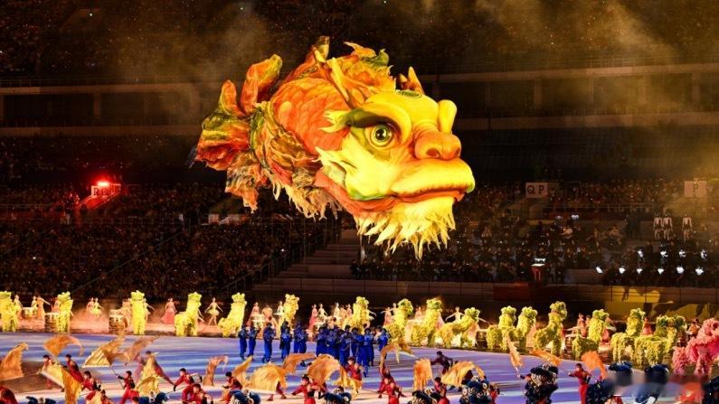 当十五运会的圣火在岭南热烈燃起，广东观众成了赛场上最温暖的存在！他们不仅用热烈的