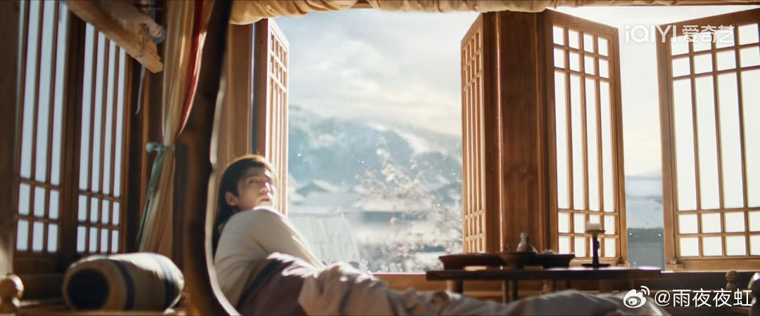 逐玉 猪圈出神图逐玉也太会拍了吧，猪圈都能拍出高级感，男主这状态直接封神，看完忍