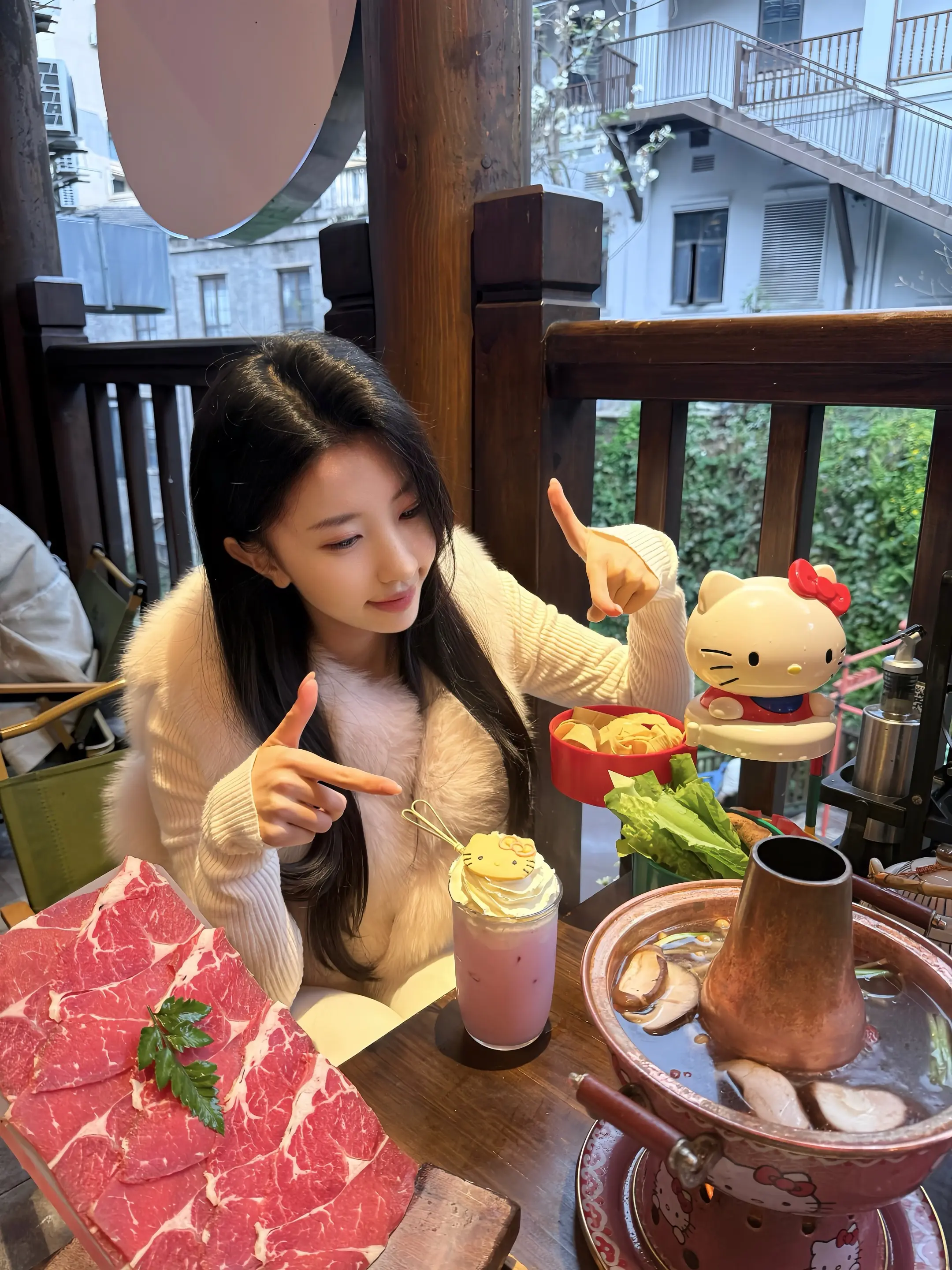 妈妈 我总跟你顶嘴 但也总在深夜人静时下定决心以后赚很多钱给你花 你永...