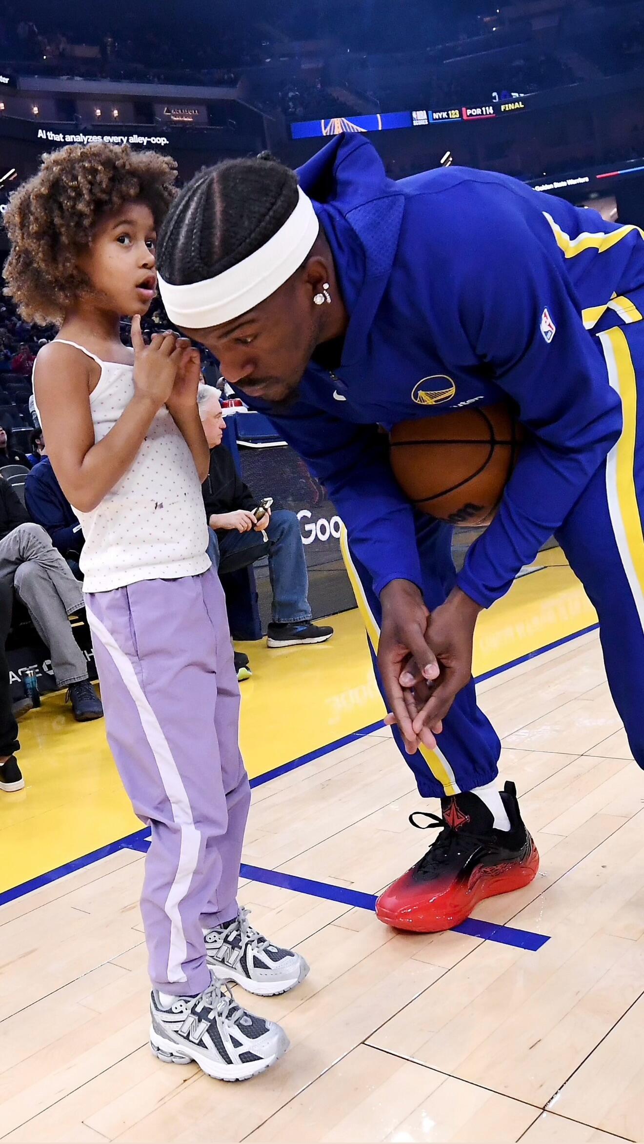 原来这个发型是在致敬莱利开拓者vs勇士吉米巴特勒