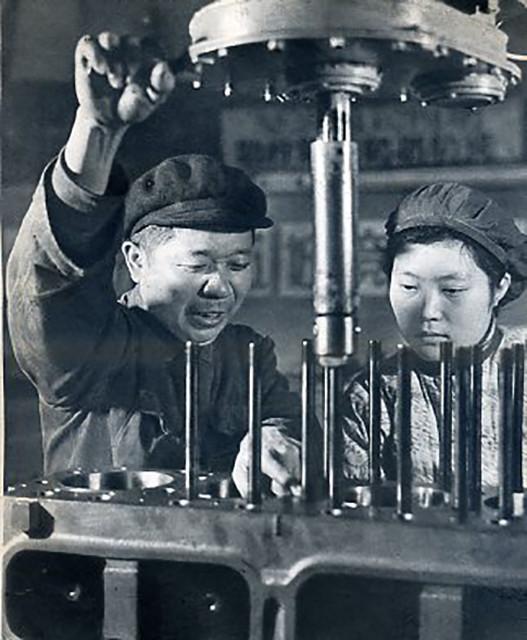 美军败退时扔在朝鲜的那堆"废铜烂铁"，志愿军愣是一车车往国内拉！苏联技术员一验货