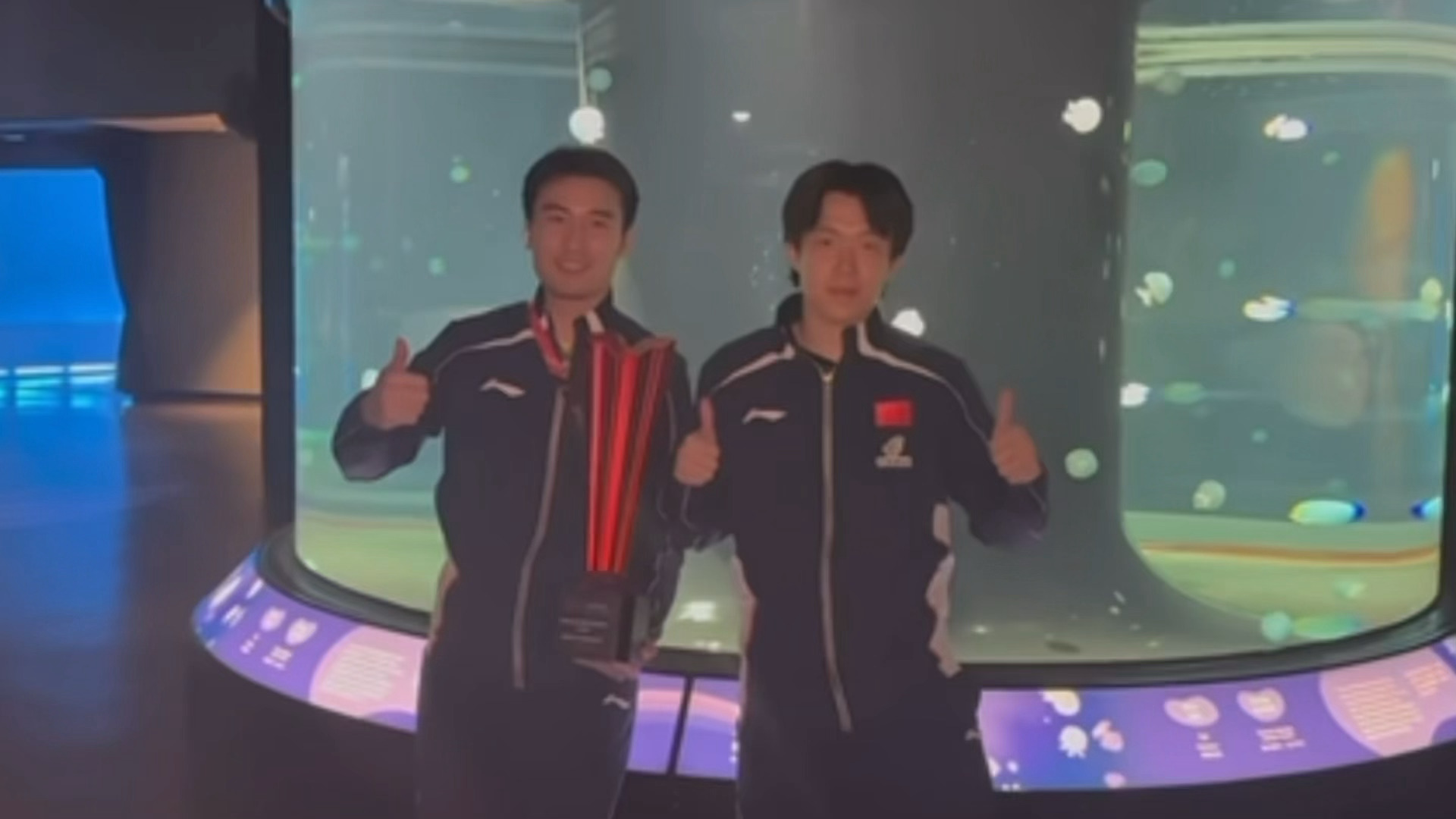 我现在就是老爸表情一直在荡漾