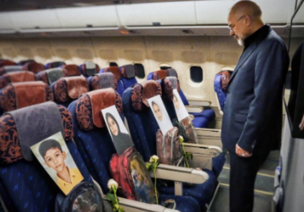 估计很多人刷到这个消息，都会被伊朗这波操作狠狠震撼到

不是放狠话、秀武力，而是