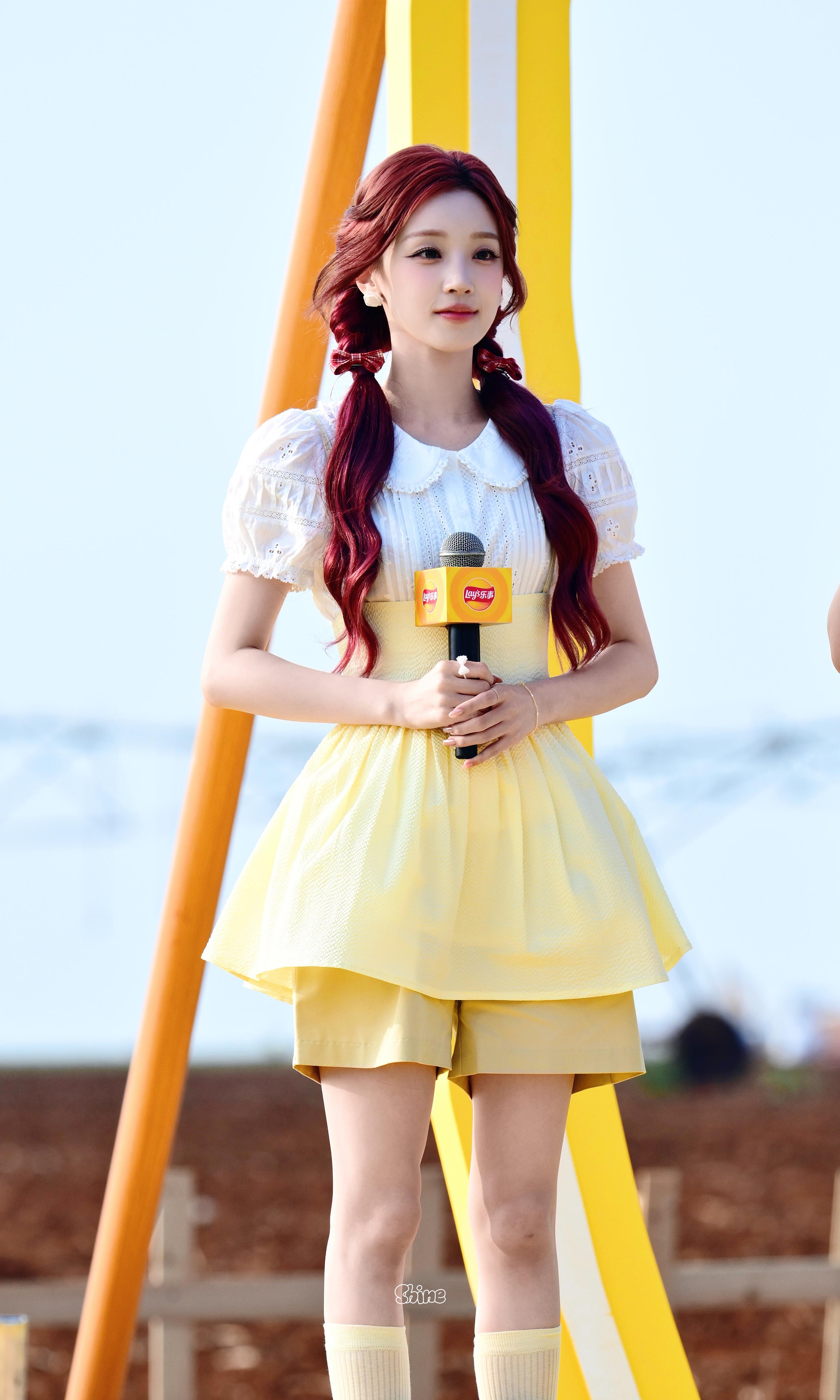 宋雨琦去挖土豆了宋雨琦张呈活动同框 完全软萌的奶黄包来的 