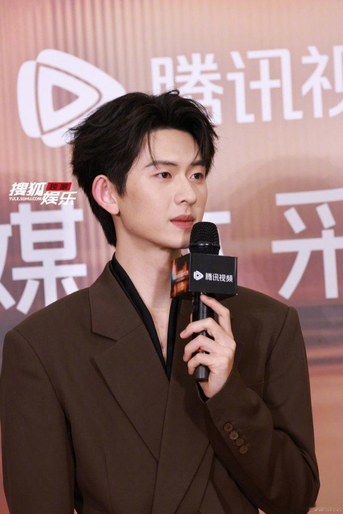 短剧创作之夜明星生图短剧创作之夜红毯明星生图短剧创作之夜红毯生图 