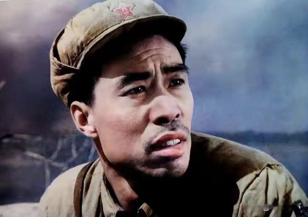 1922 年，他出生在河北深泽，1938 年考入了冀中抗战学院，毕业后留校进入宣