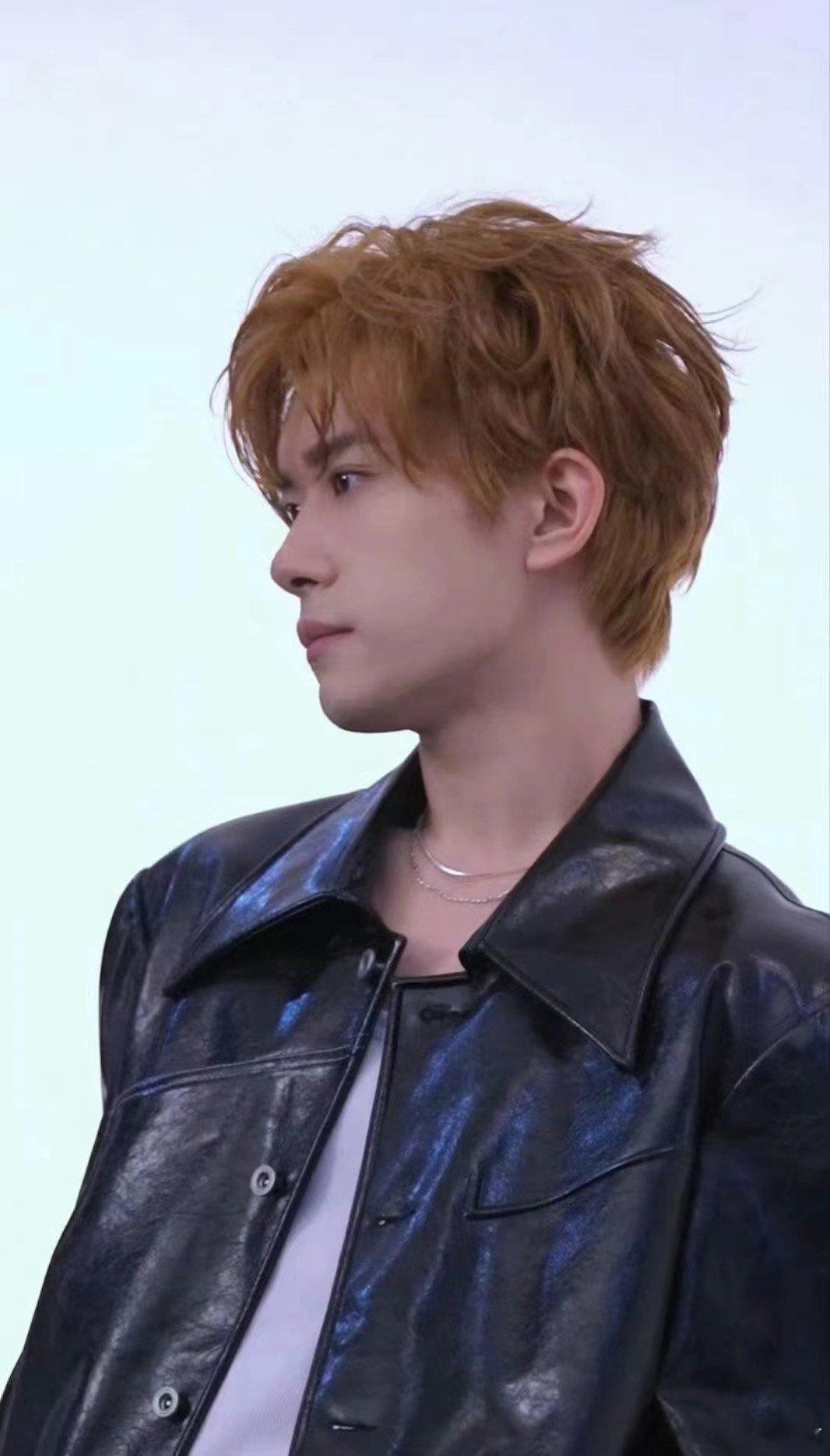 #易烊千玺又染金发了#易烊千玺和这样的金发造型适配度也太高了，整个人都散发着这么