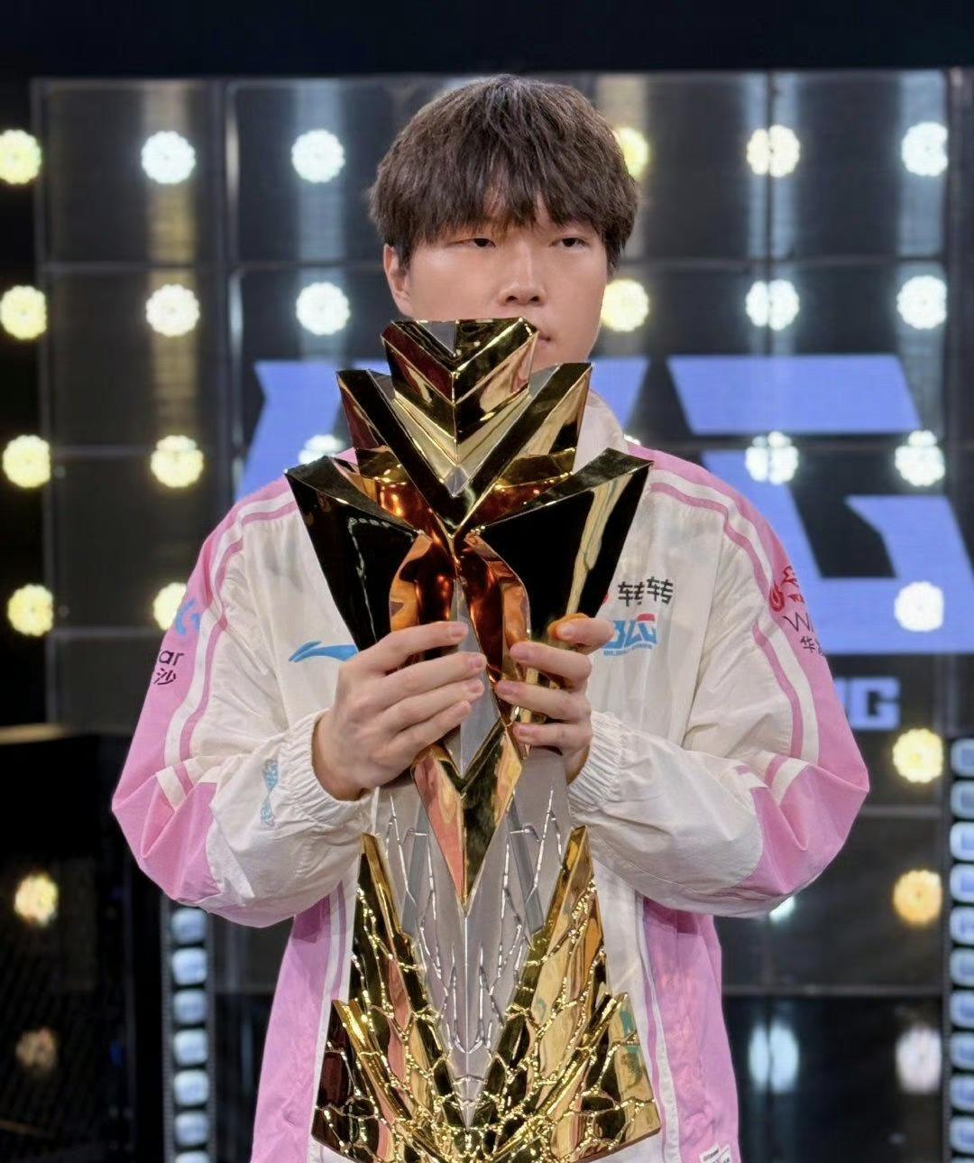 言出必随，bin哥做到了，他真的是世一上！

随着先锋赛决赛的结束，blg也成功