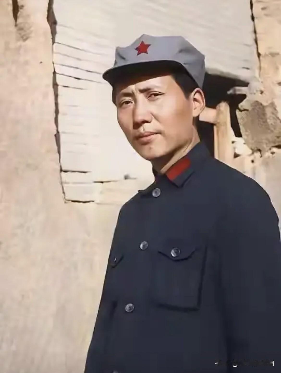 你知道吗？斯诺的妻子海伦，才是那个把毛主席经典戎装照亲手交到他手里的人，后来她还