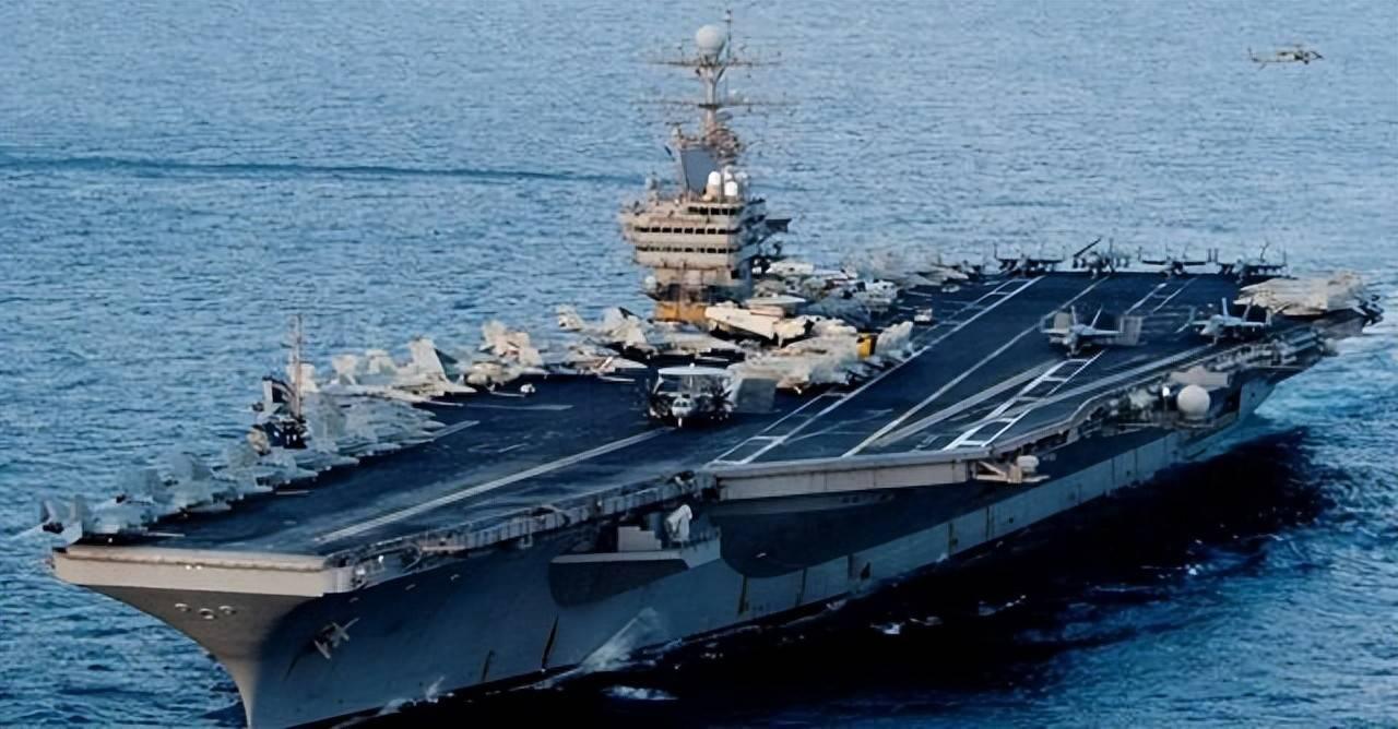 伊朗用四枚导弹袭击了美国的“林肯”号航母，据美国宣称：导弹没有伤到航母。实际上打