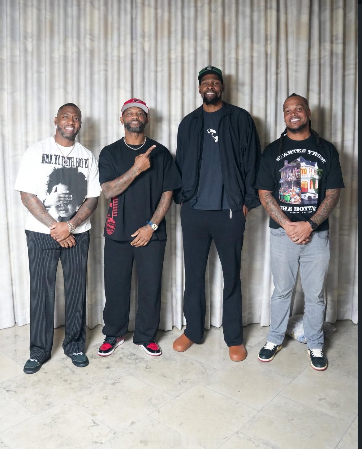 杜兰特 x 瑞安·克拉克 x 弗雷德·泰勒 x 钱宁·克劳德[允悲][允悲][允