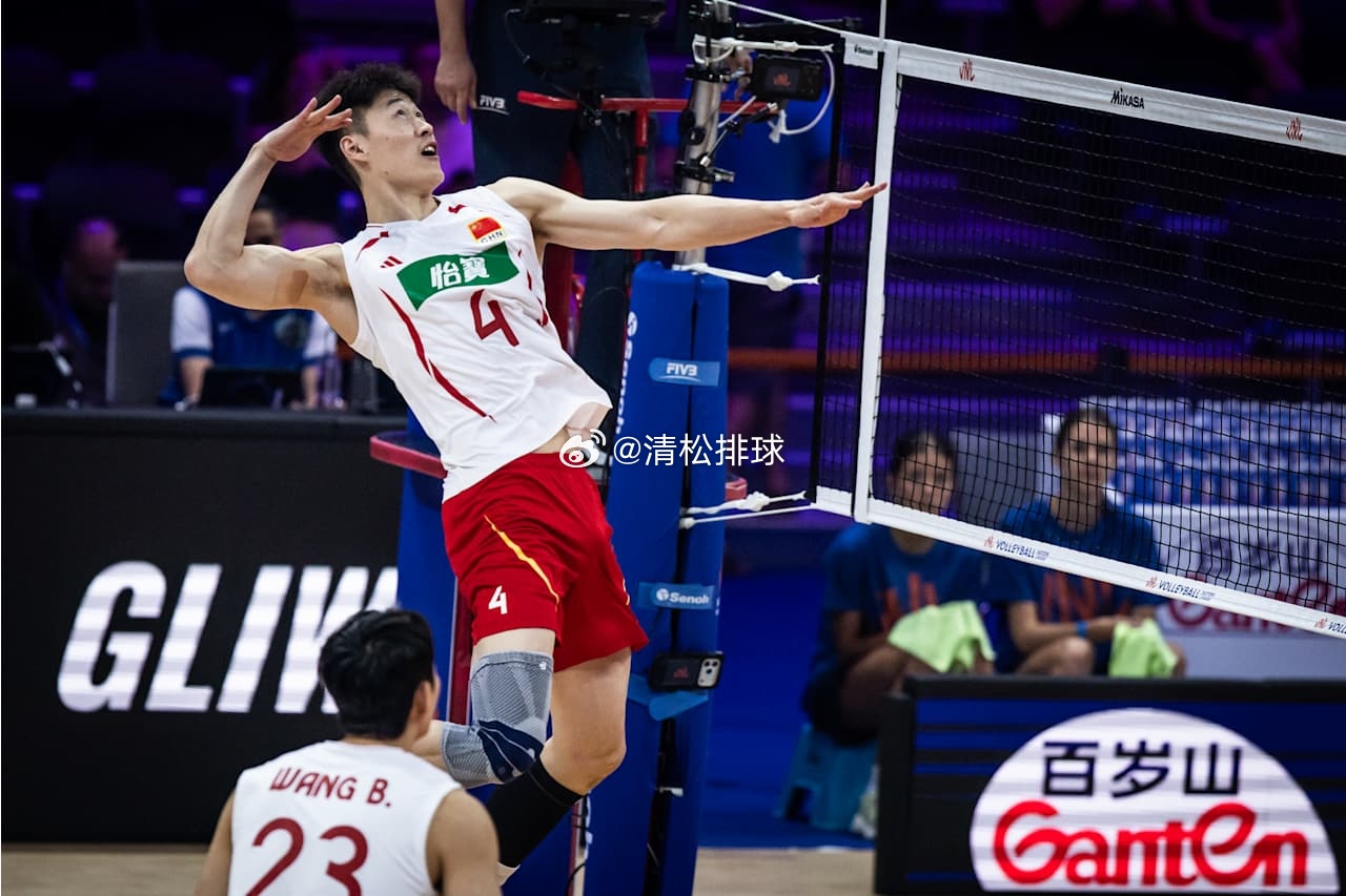 中国男排1-3德国男排中国男排主攻李磊2分（8扣2中2失误4被拦）扣球成功率25