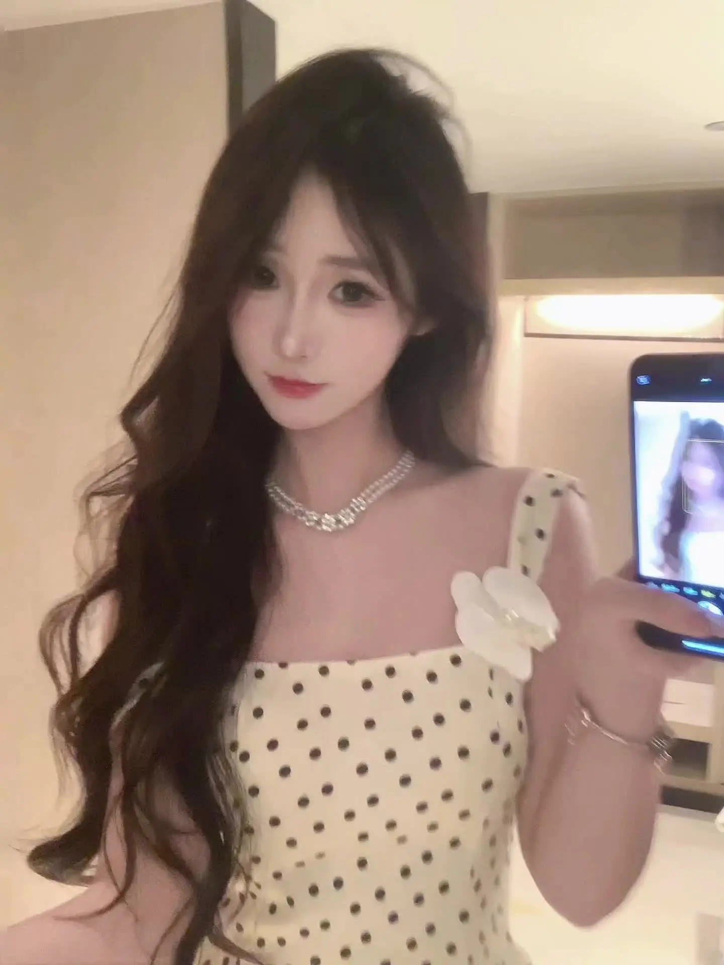 跟就我发誓 跟她就发钱是吧