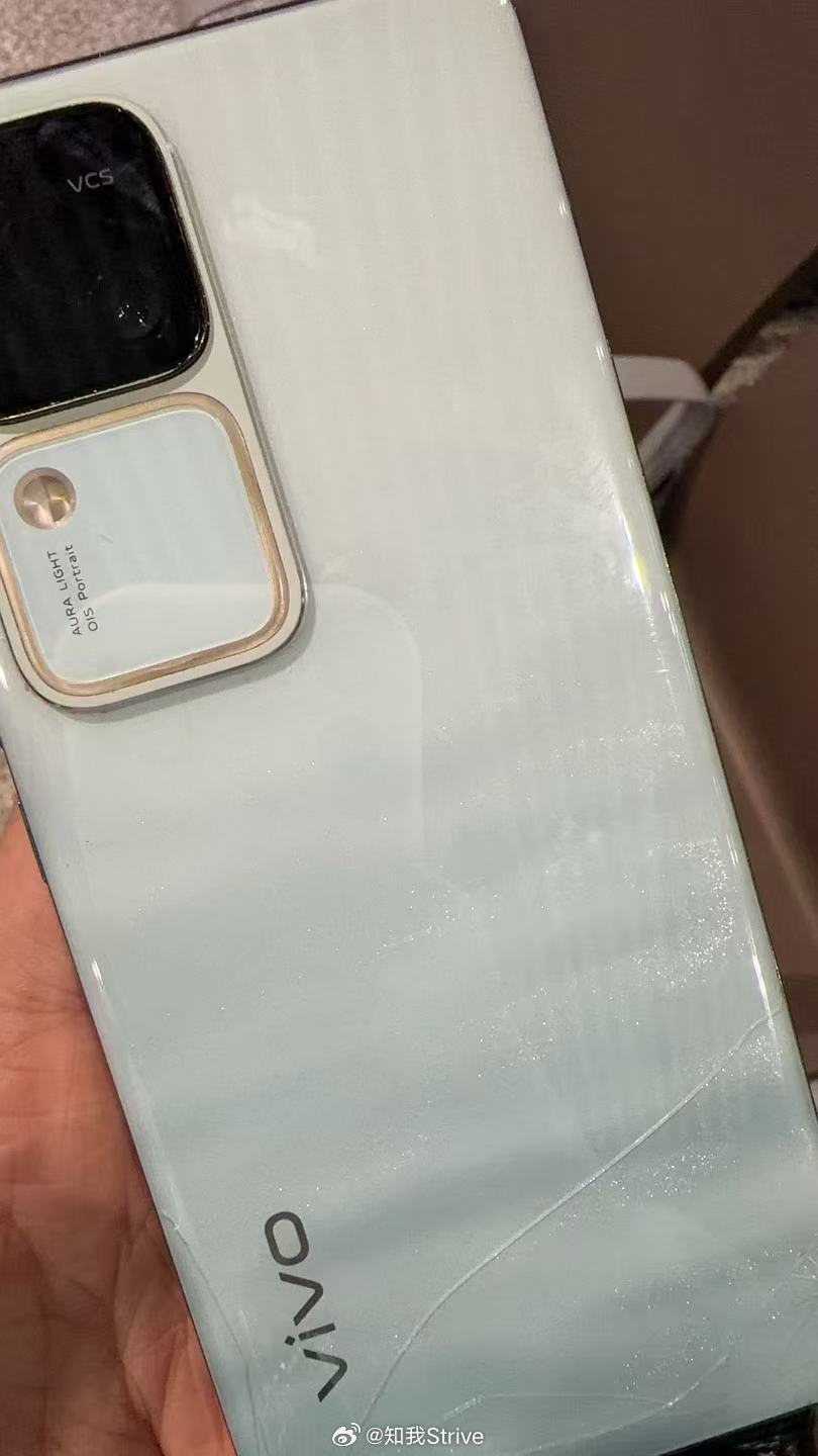 vivovivo相册里的高光时刻2026V粉嘉年华  翻开vivo相册，最先跳出