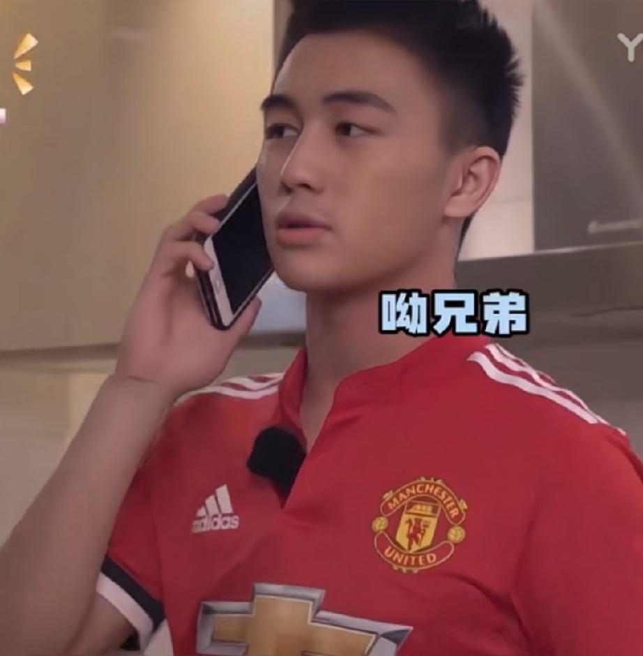 何猷君求助哥们：番茄炒蛋用哪个颜色的蛋

肤色的还是白色的？关键是他自己还知道这