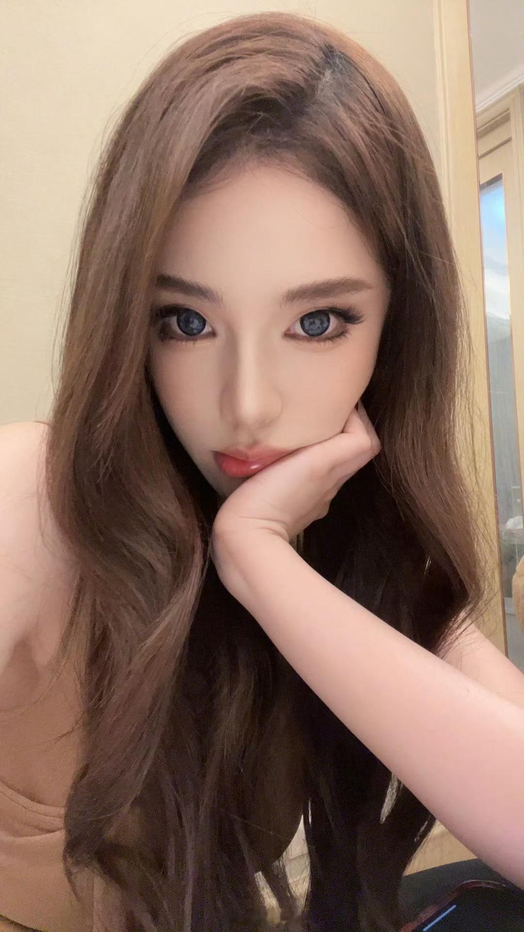 迅猛龙 别让我有男朋友说实话龙龙本来也没啥精力恋爱吧，又要读书又要直播 ​​​
