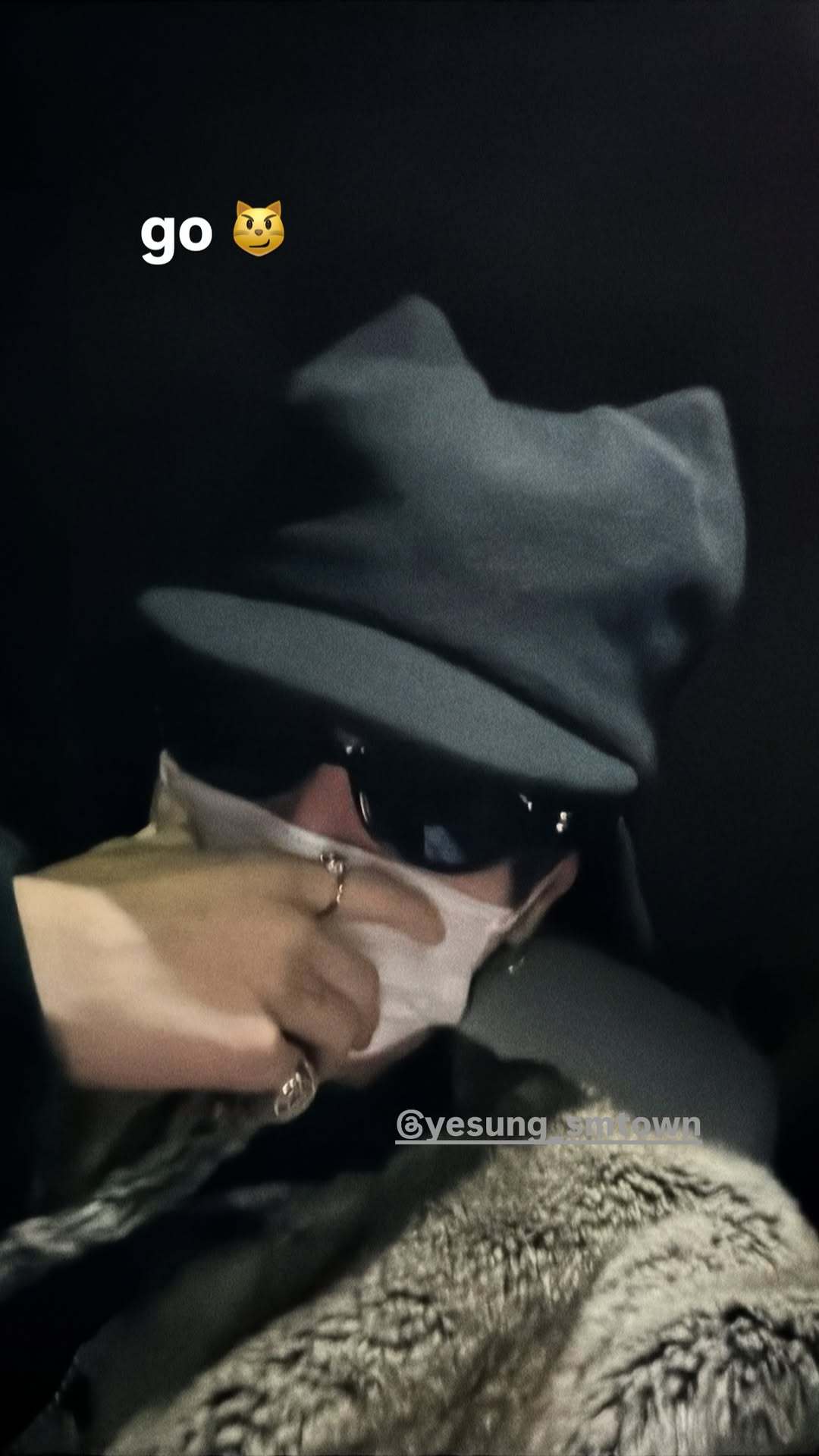 “CB百蓝_。251212金钟云 ins story更新： 